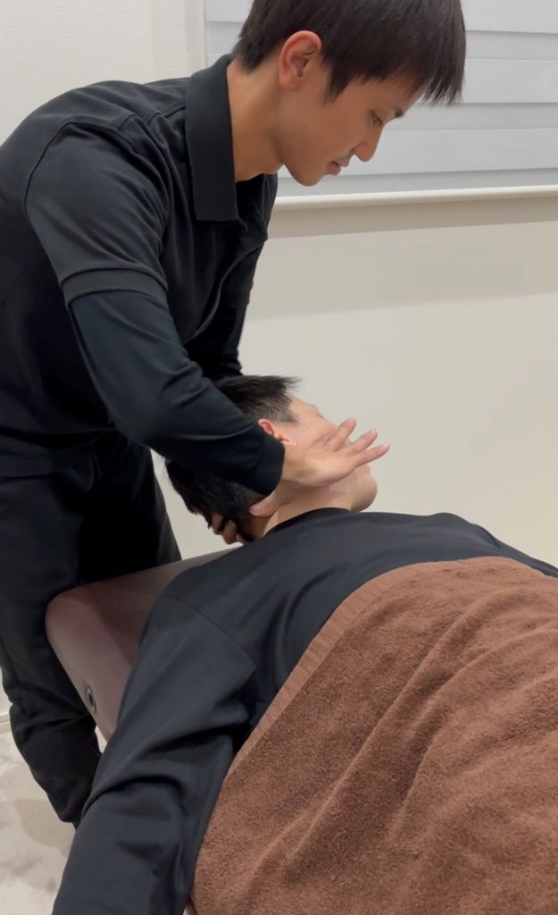 首・頸部の施術